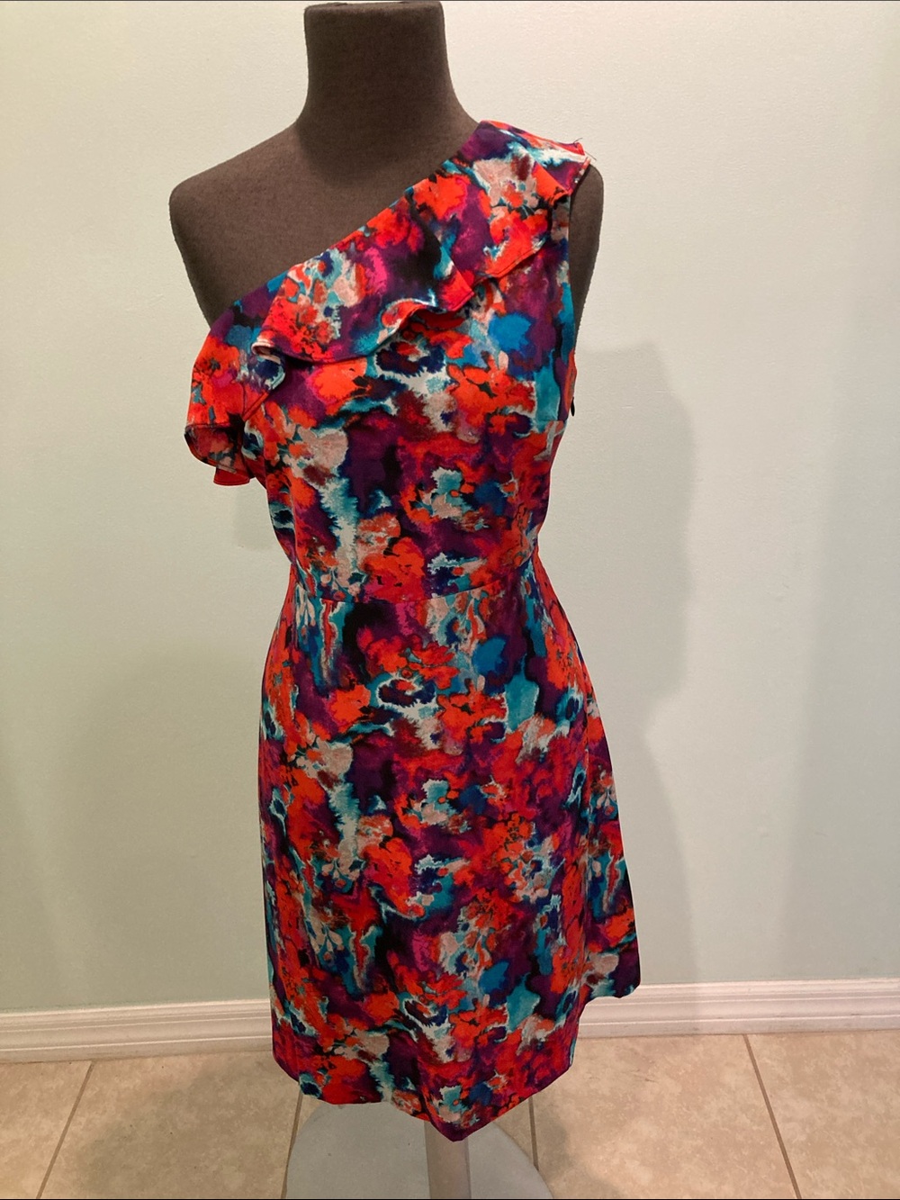One-Shoulder Ruffle Floral Sheath Dress in Multicolor